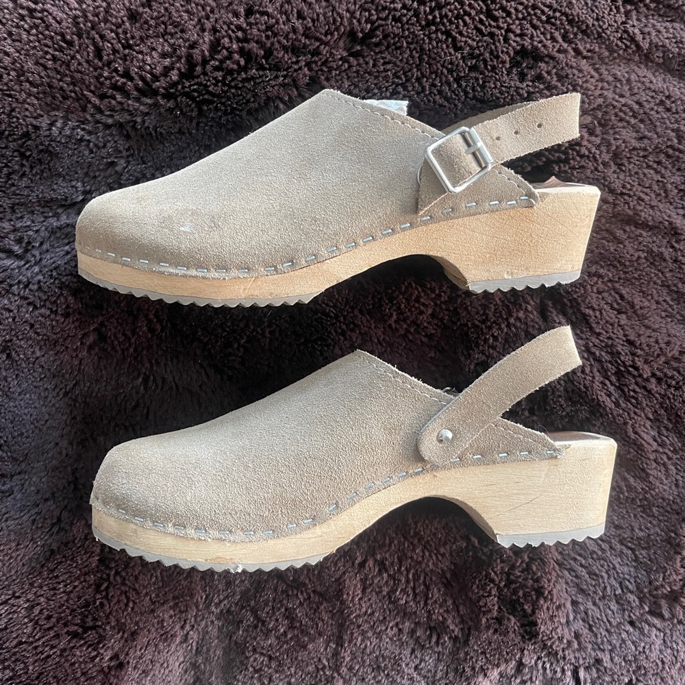 MIA Platform Clogs - Picture 2 of 7
